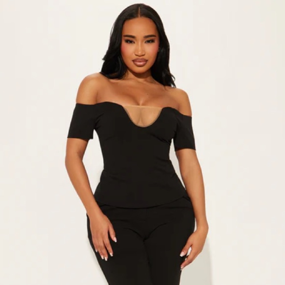 Cassidy Off The Shoulder Top NEW 🏷️